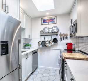 Queen Anne home remodel with open kitchen and dining design